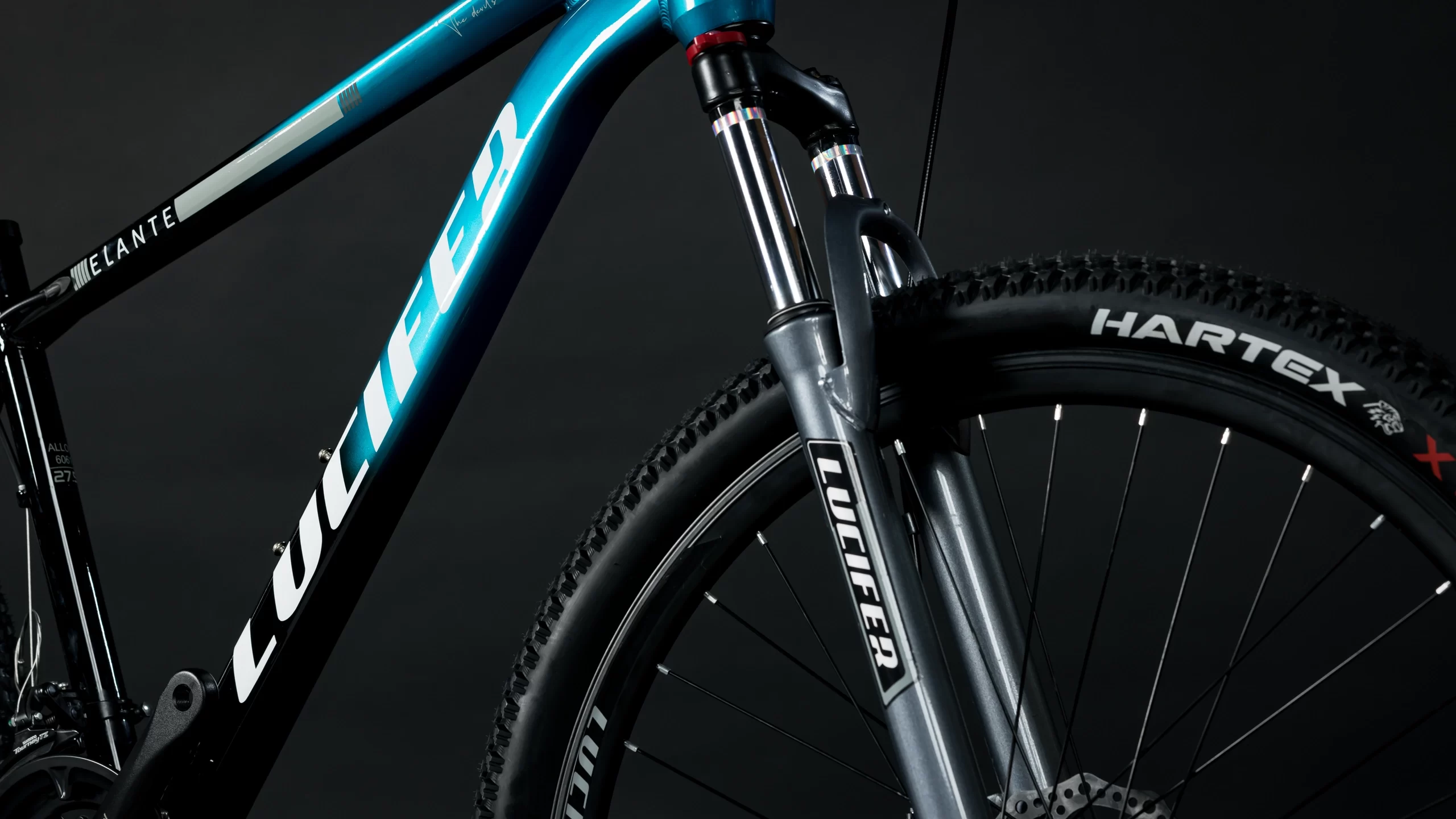 Suspension fork of Most Affordable Alloy Cycle Brand in India